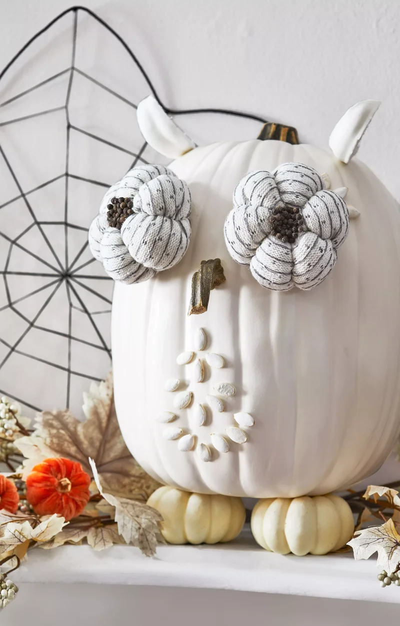 25 Elegant White Pumpkin Ideas for Stunning Fall Decor 24 Clever White Pumpkin Decor
