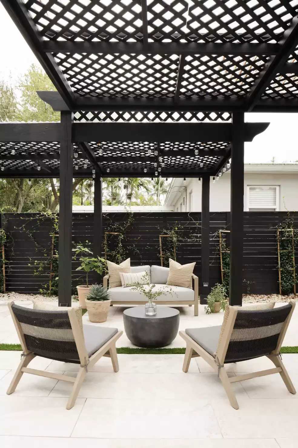 Climb Vines on Trellis Planters