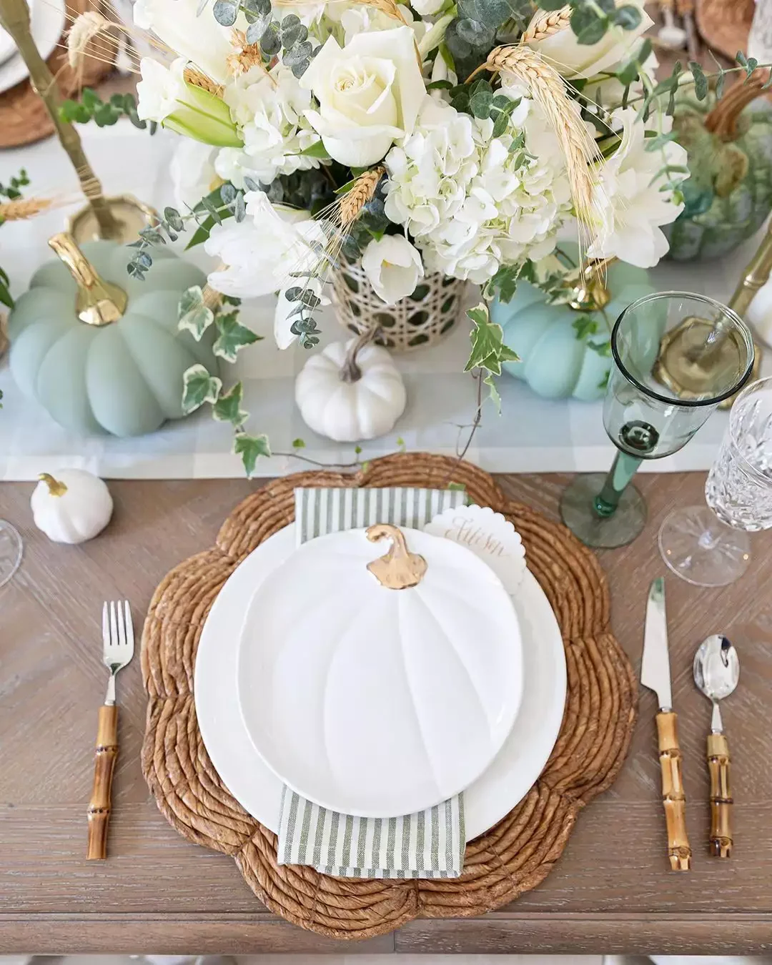62 Stunning Thanksgiving Table Ideas That Will Wow Your Guests 35 Coastal Thanksgiving Table
