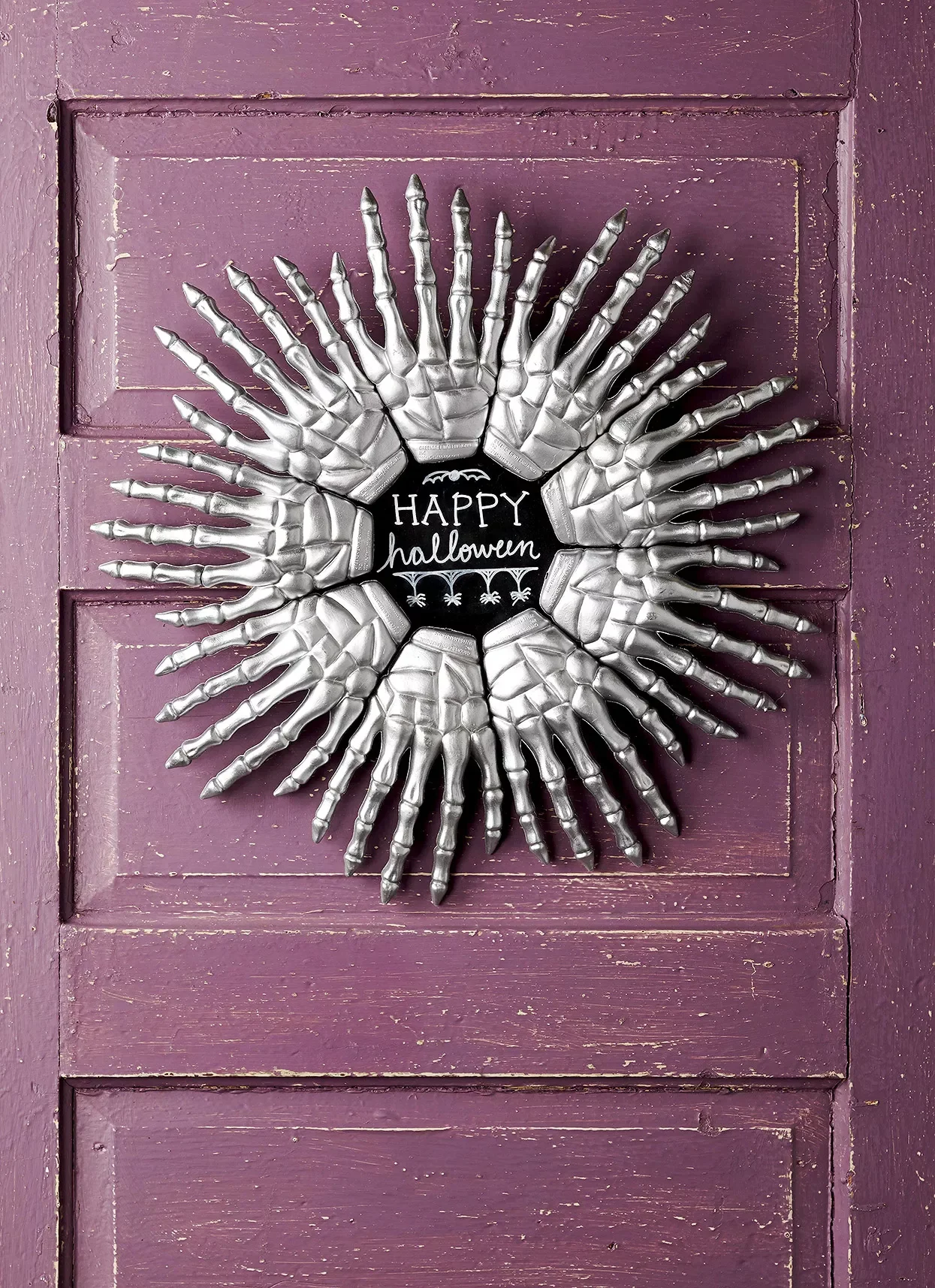 56 Creative DIY Halloween Decorations for Outdoor Spaces 52 Cold Hands Wreath