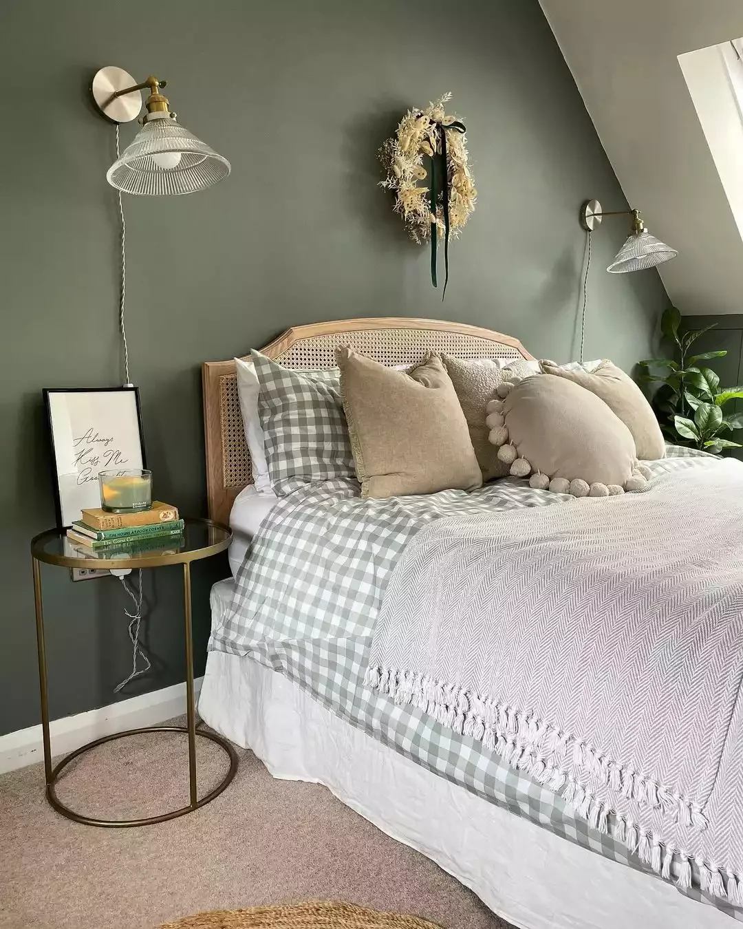 28 Brilliant Ways to Transform Your Low Sloped Ceiling Bedroom 28 Colorful Accent Wall