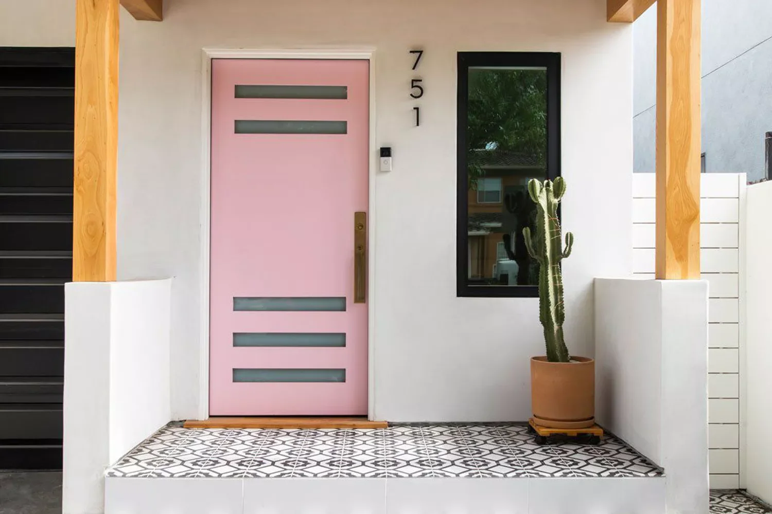 21 Stunning Front Entrance Ideas That Make Your Home the Envy of the Neighborhood 7 Colorful Front Door