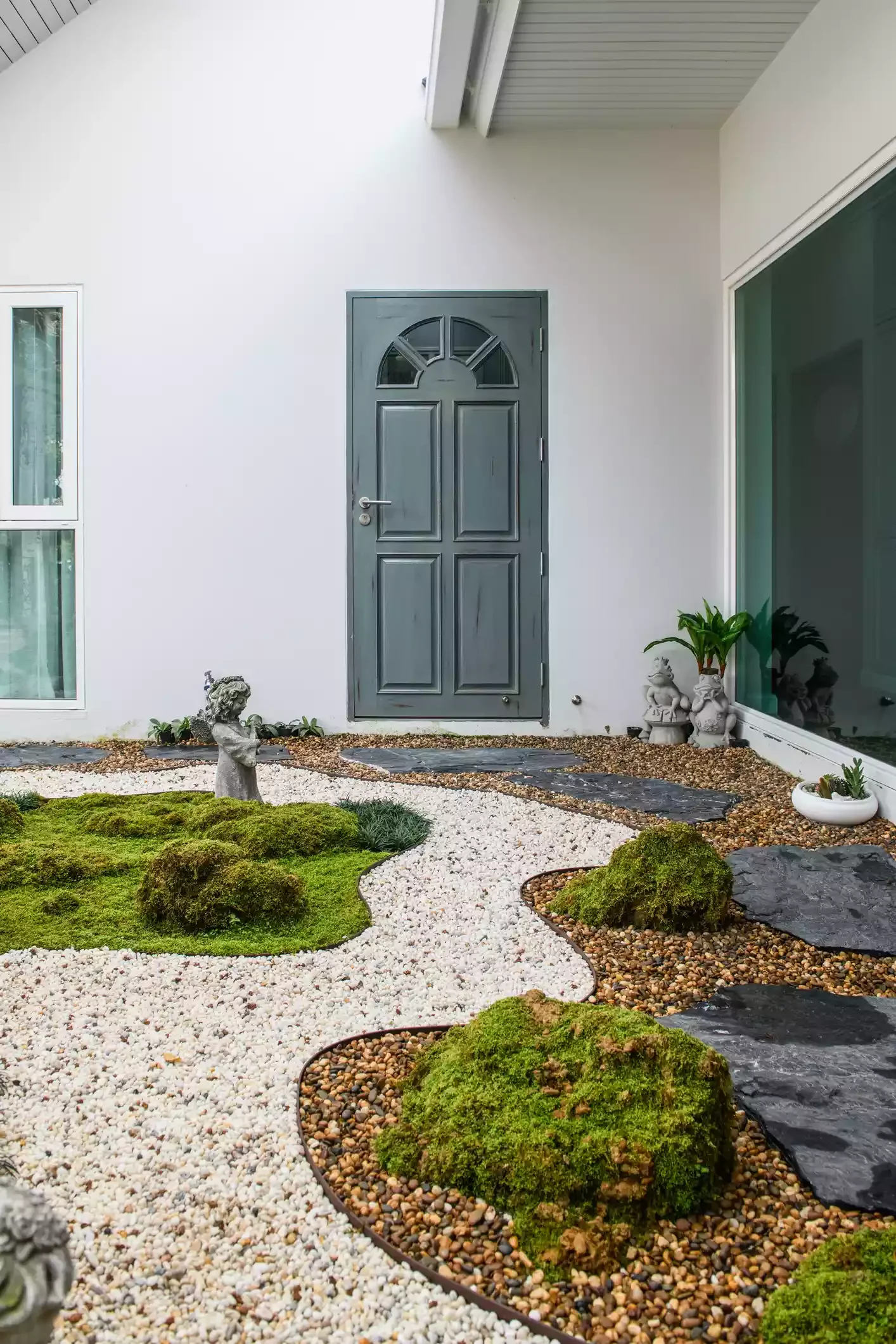 45 Beautiful Backyard Pathway Ideas to Transform Your Outdoor Space Combine Various Materials