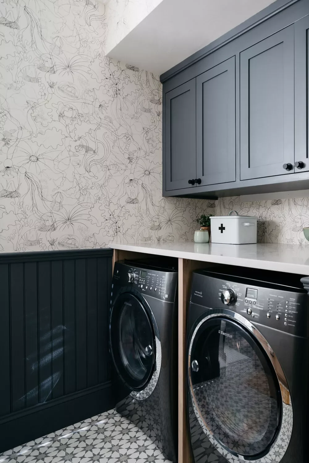 57 Creative Laundry Room Ideas That'll Make You Actually Enjoy Doing Chores Combine Wall Finishes