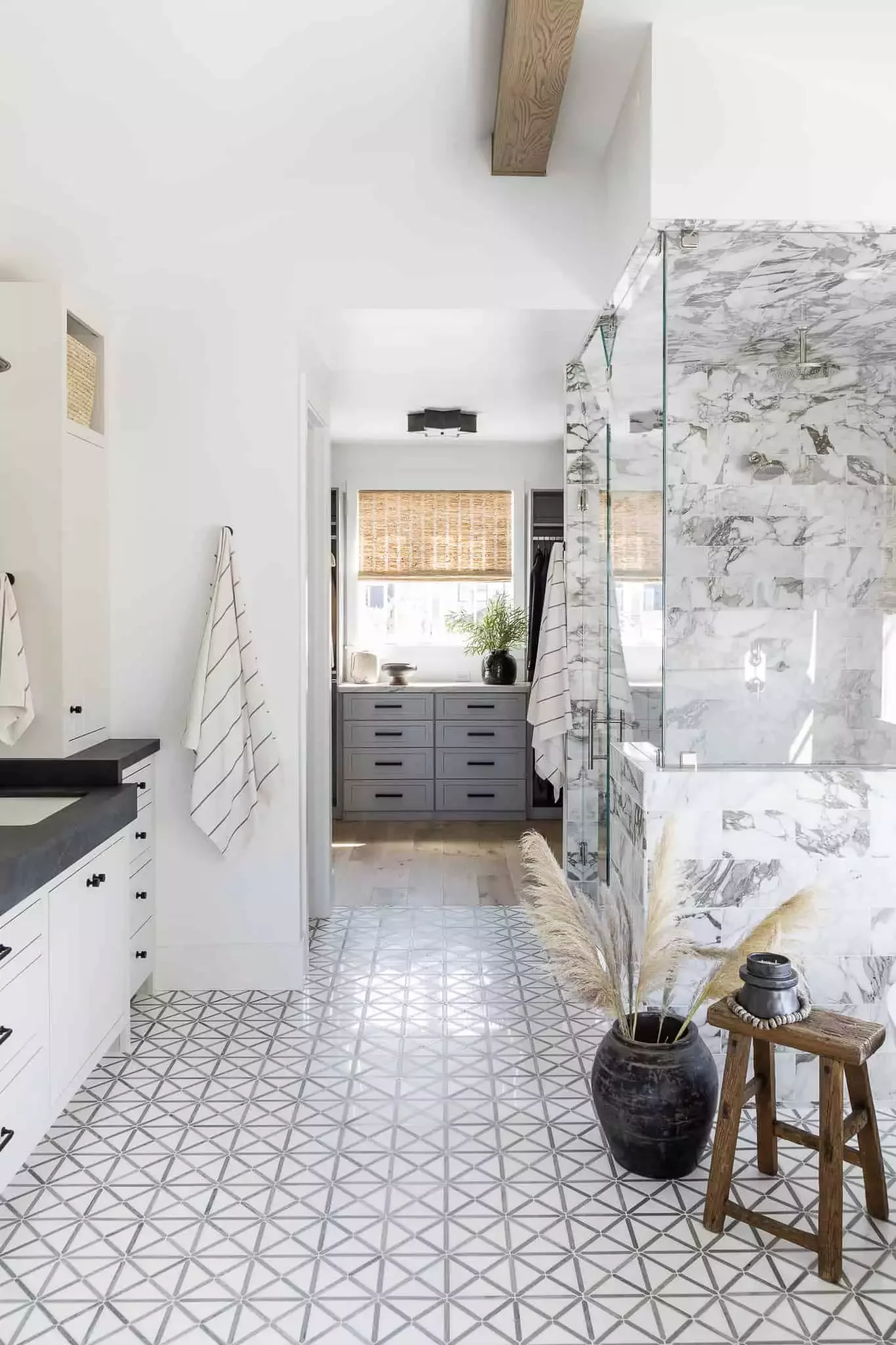 74 Amazing Bathroom Decorating Ideas That Will Transform Your Space 41 Complementary Decor