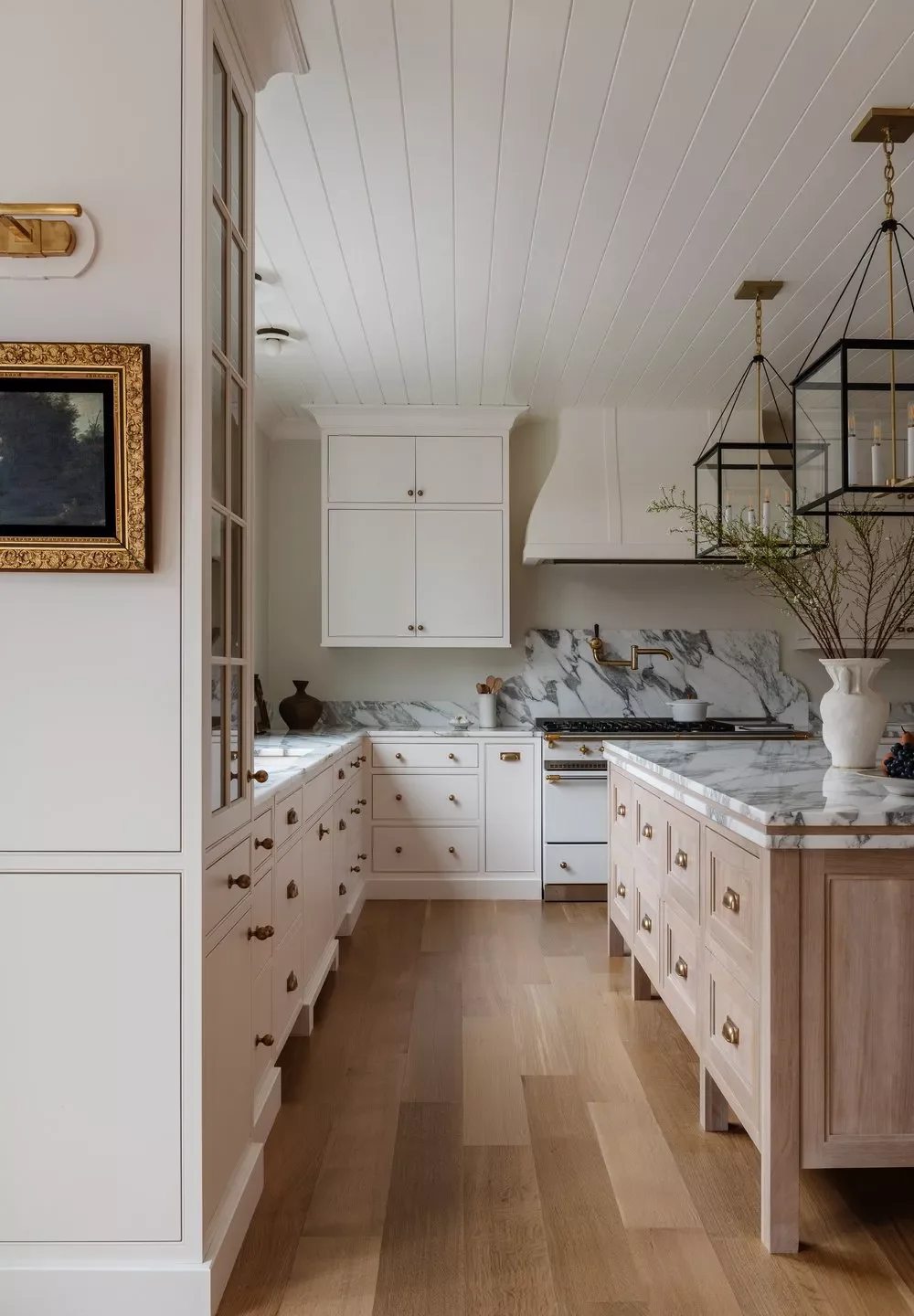 32 Modern Farmhouse Kitchen Ideas That'll Transform Your Cooking Space Consider Art