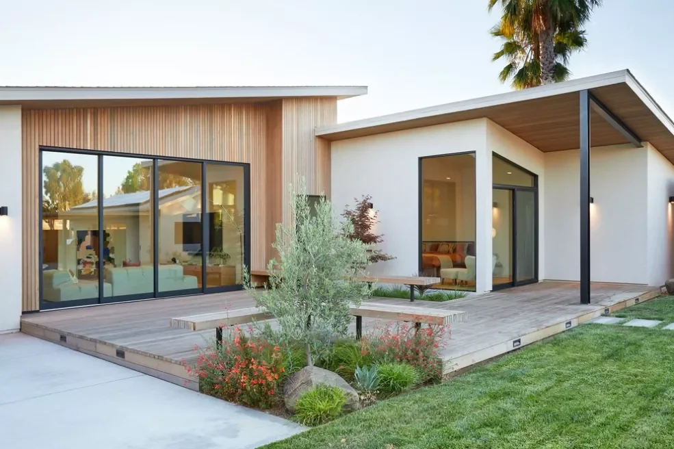 21 Creative Ways to Add Privacy to Your Deck Retreat 16 Consider Layout
