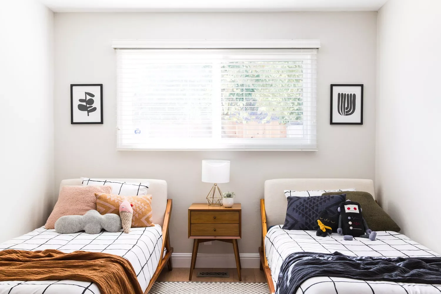15 Creative Small Shared Bedroom Ideas to Maximize Every Square Inch 12 Consider Scale