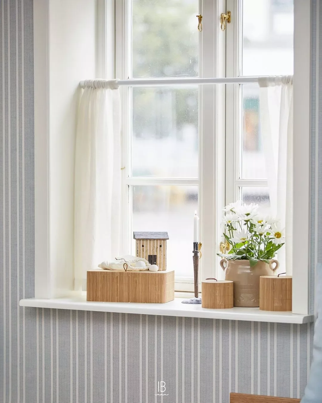 26 Stunning Window Sill Styling Ideas That Will Transform Your Space 20 Contained Storage