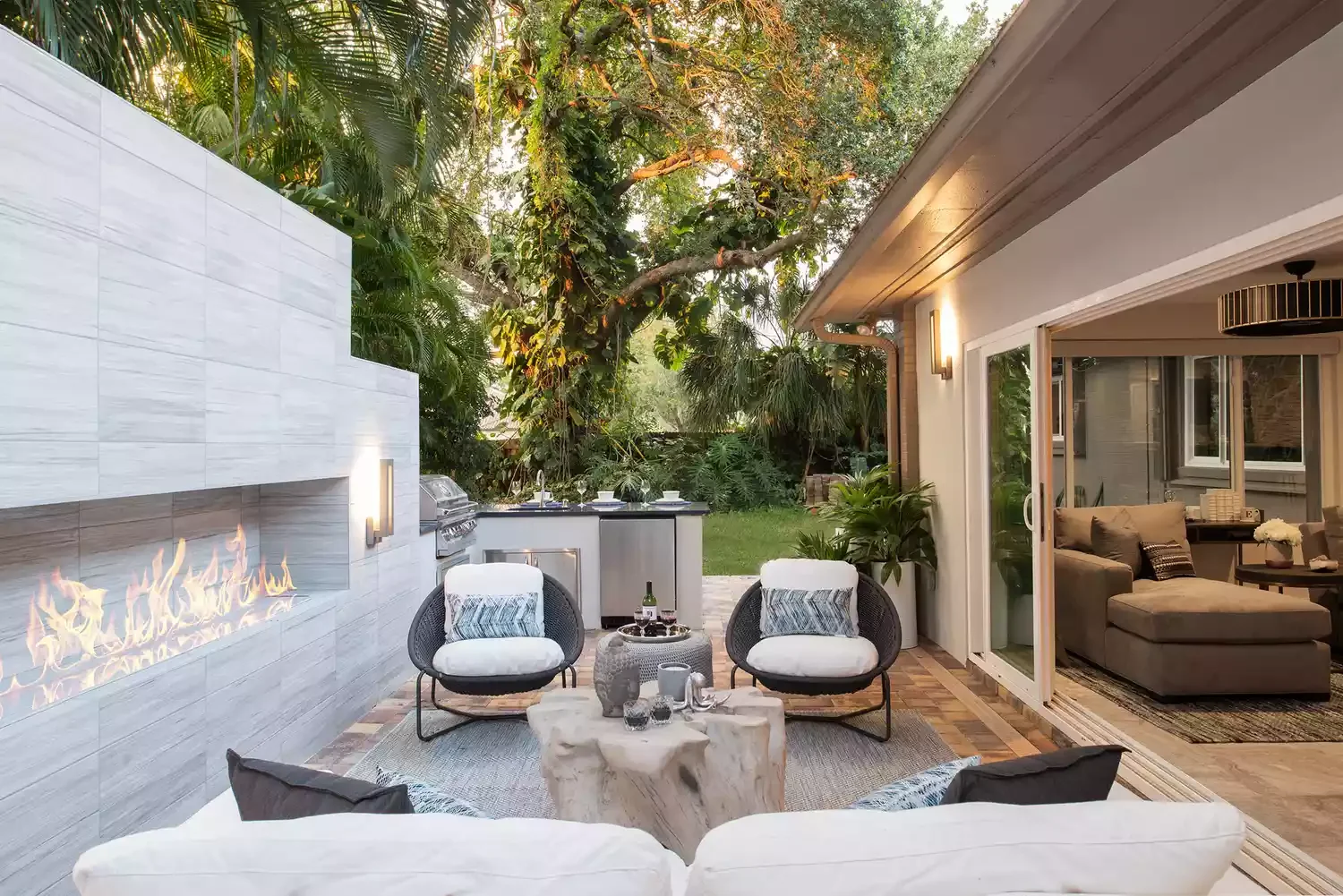 32 Stunning Outdoor Fireplace Ideas to Transform Your Backyard 17 Contemporary Fireplace