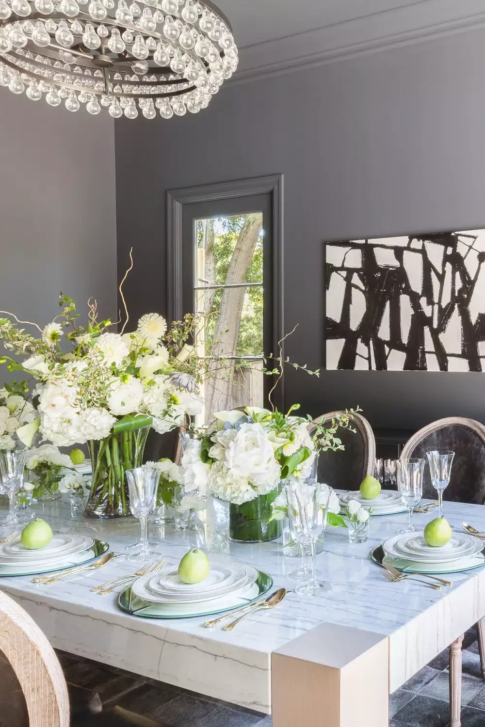 34 Stunning Tablescape Ideas to Transform Your Dining Experience All Year Long Contemporary Tablescape