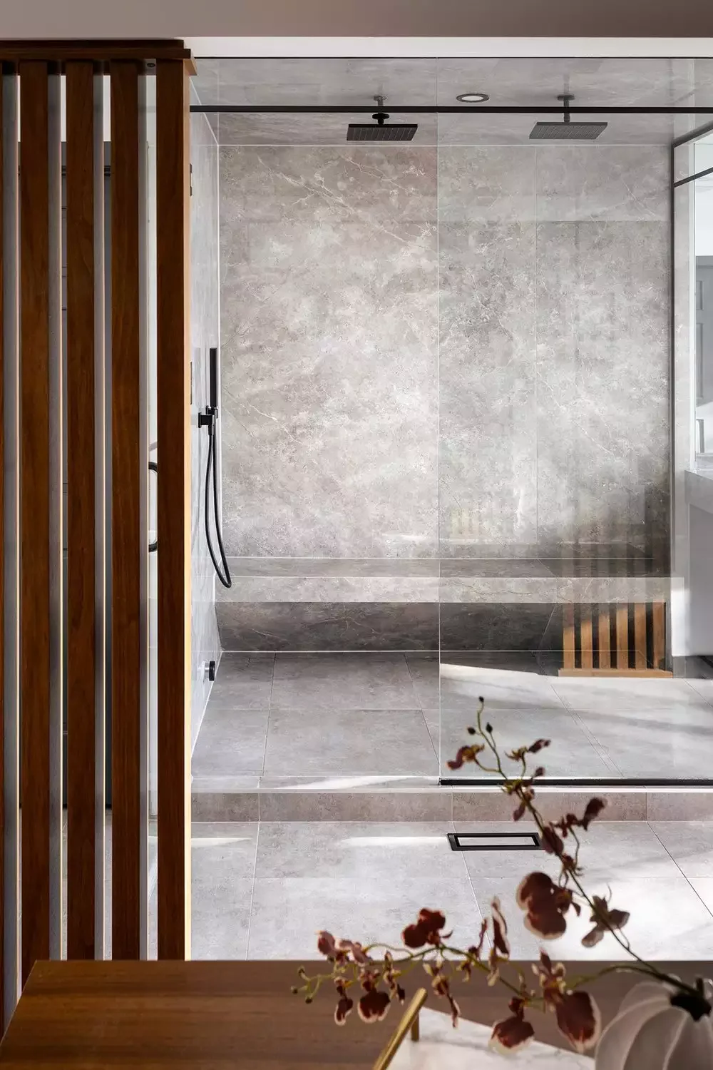 53 Stunning Walk-In Shower Ideas for Modern, Accessible Bathrooms 10 Contrast Materials