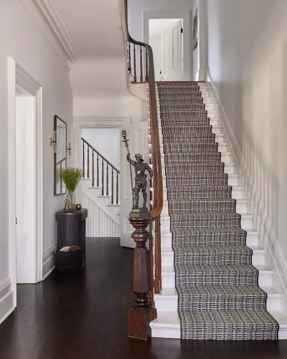 21 Creative Painted Stair Ideas That Will Transform Your Home 19 Contrast Runner