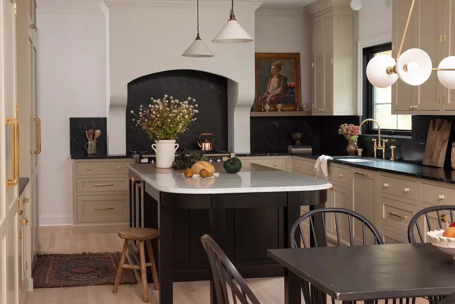 23 Cozy Country Kitchen Ideas That Create Instant Warmth 6 Contrast With Black