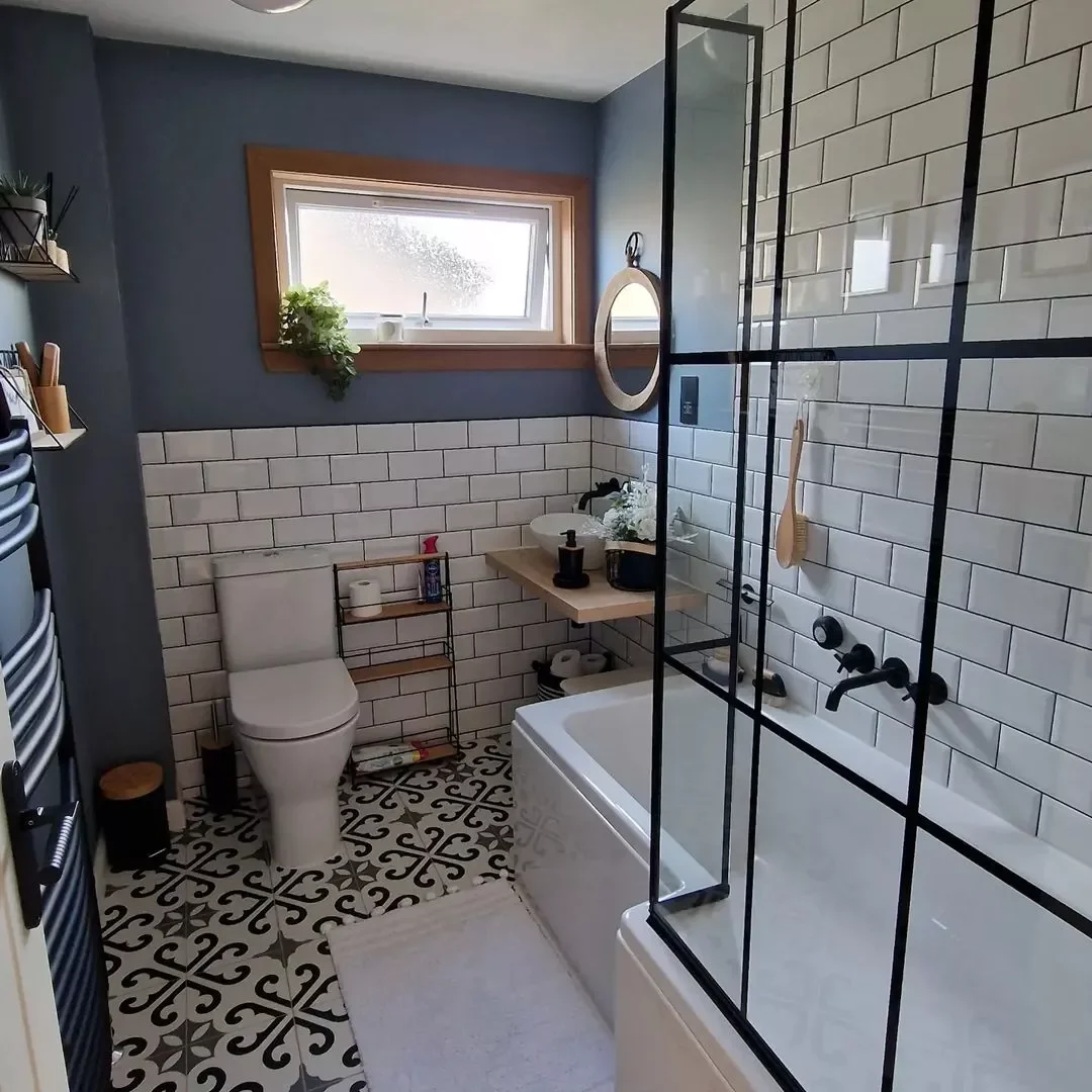 23 Brilliant Bathroom Rug Ideas That Will Transform Your Space 3 Contrast With Floor Tiles