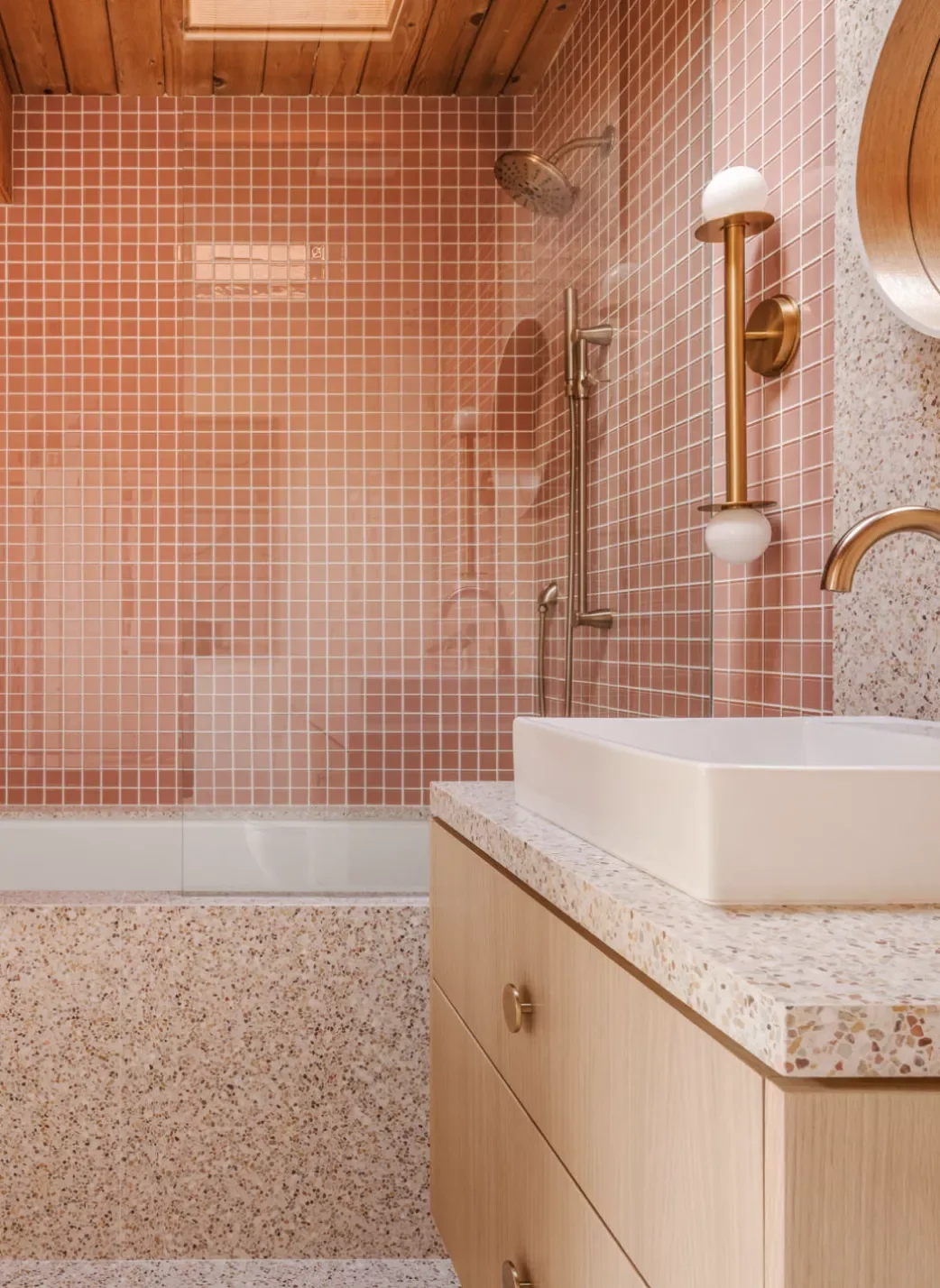 42 Bold Bathroom Color Ideas That Transform Small Spaces Into Stunning Retreats 24 Coral