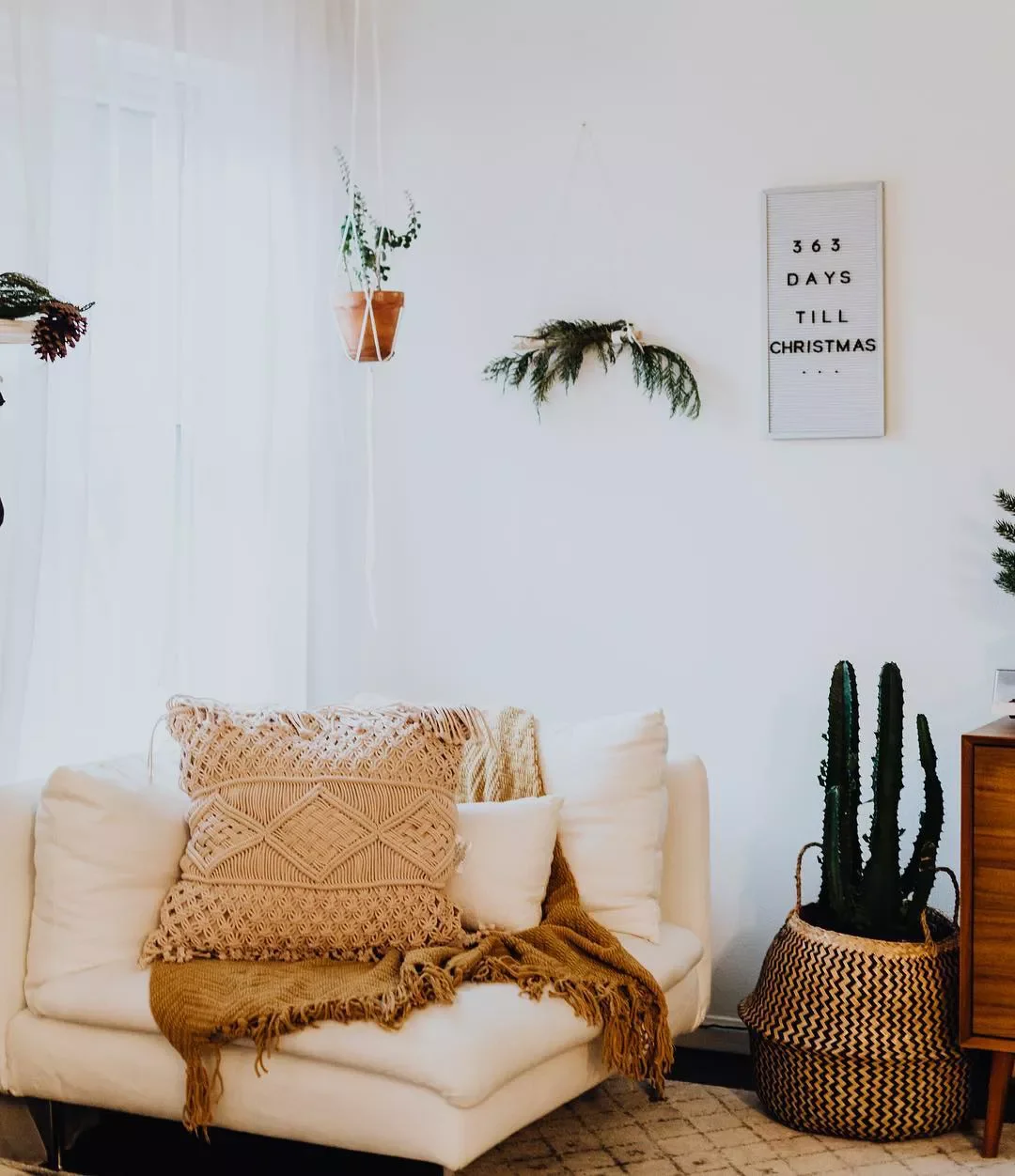 57 Inspiring Letter Board Ideas to Transform Every Room in Your Home Countdown to Christmas