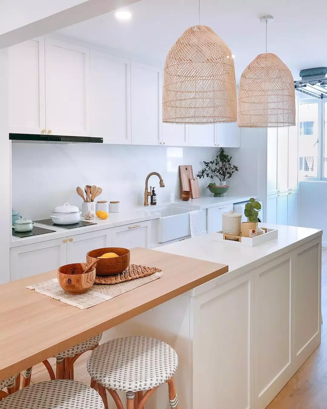 27 Kitchen Bar Ideas That Create the Perfect Entertainment Space Countertop Extension