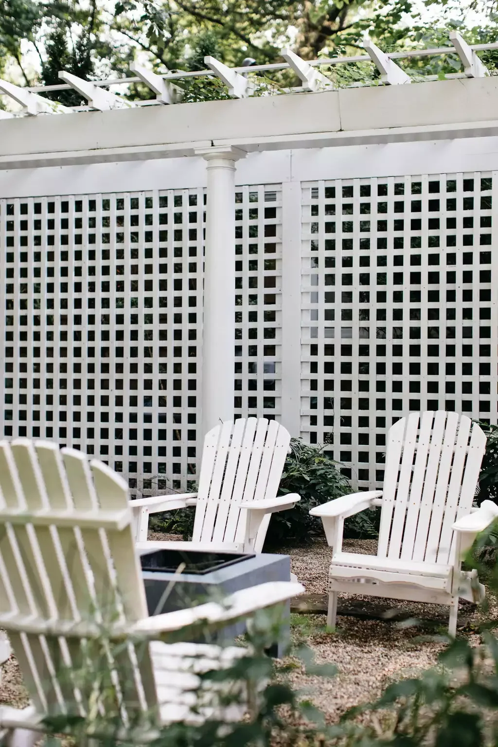 52 Beautiful Courtyard Ideas That Transform Your Outdoor Living Space Courtyard Fire Pit