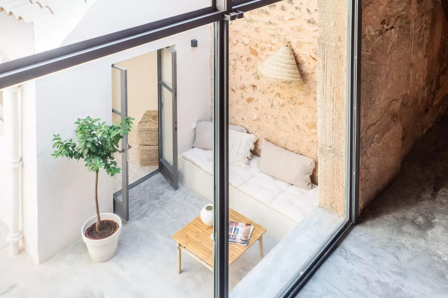 52 Beautiful Courtyard Ideas That Transform Your Outdoor Living Space Courtyard Niche