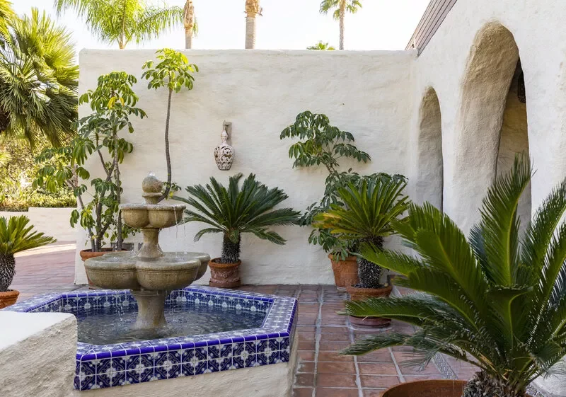 52 Beautiful Courtyard Ideas That Transform Your Outdoor Living Space Courtyard With Fountain