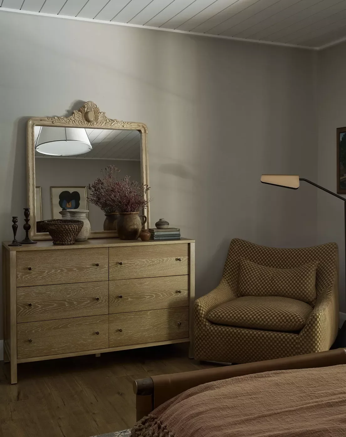 34 Bedroom Chair Ideas That'll Transform Your Space From Boring to Beautiful 23 Cozy Reading Chair