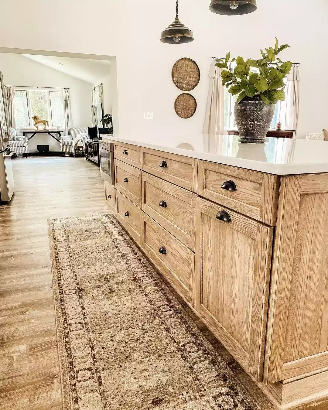 68 Charming Farmhouse Kitchen Ideas That Never Go Out of Style Cozy Runner in Farmhouse Kitchen