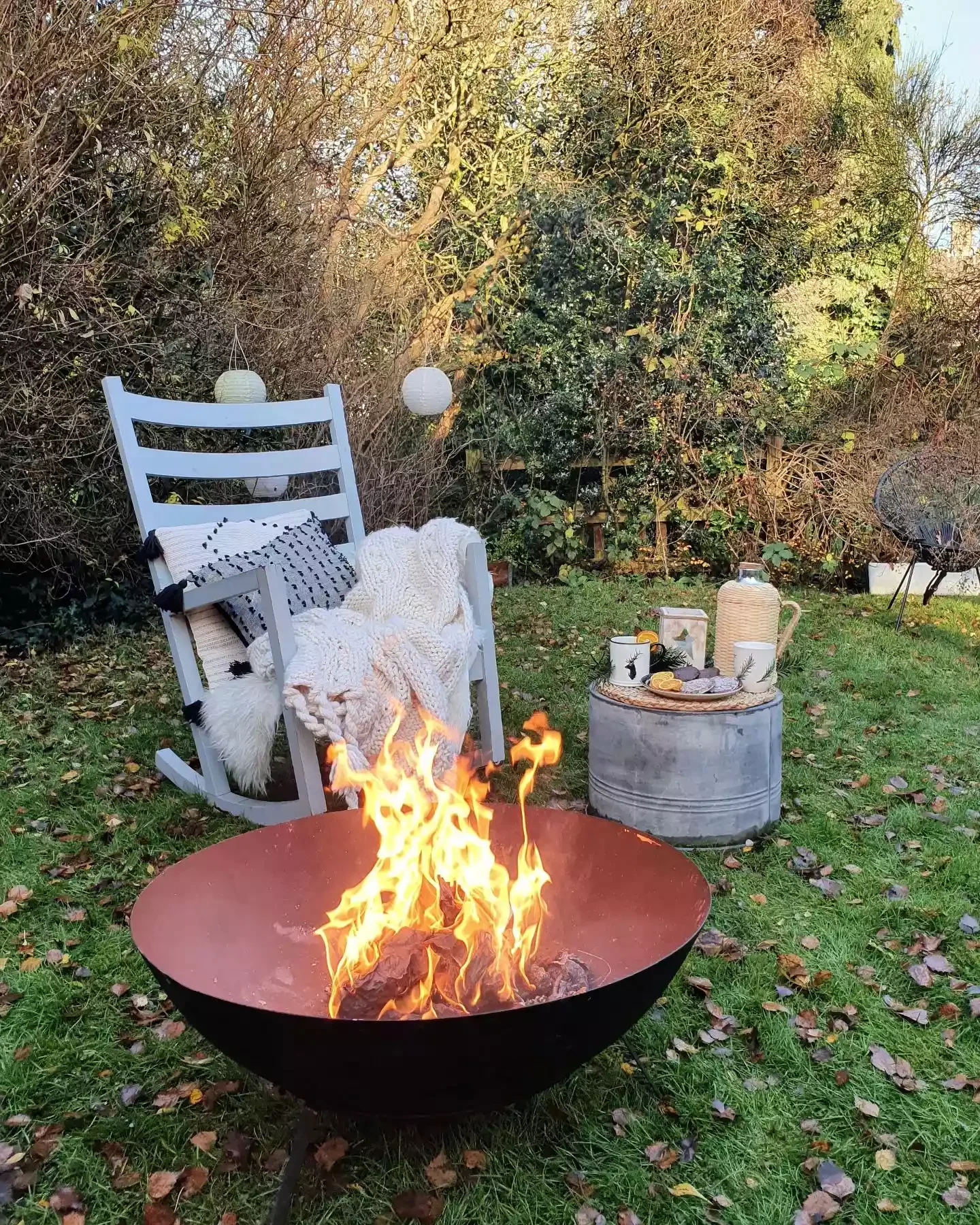 25 Stunning Fire Pit Landscaping Ideas That Transform Your Backyard Into an Entertainment Paradise 12 Cozy, Simple Backyard Fire Pit