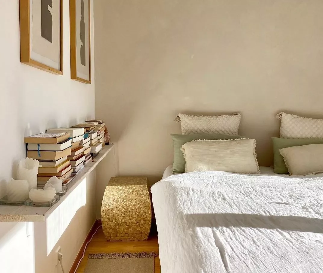 30 Creative Floating Shelf Ideas to Transform Every Room in Your Home Create Bedside Book Storage