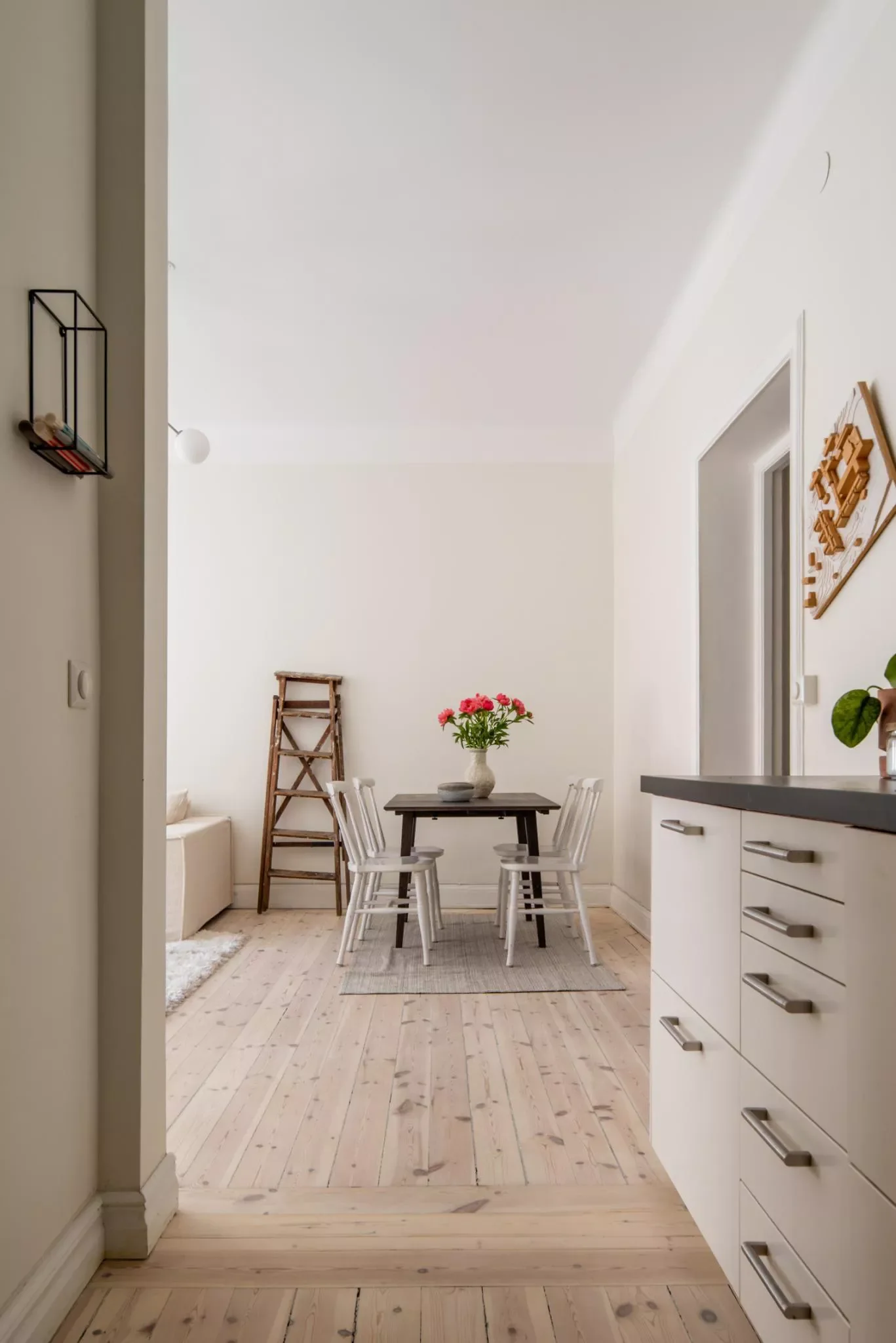 52 Creative Apartment Kitchen Ideas That Keep Your Security Deposit Safe 46 Create Continuity
