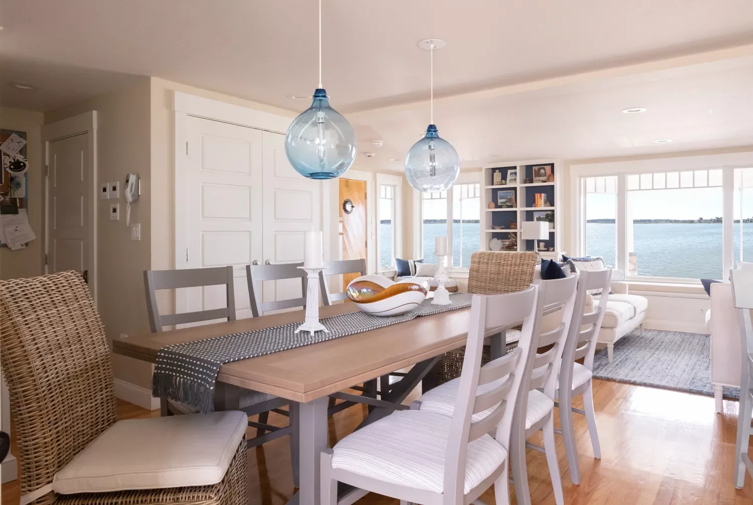 36 Coastal Home Decor Ideas That Transform Your Space Into a Seaside Sanctuary 6 Create Sea Allusions
