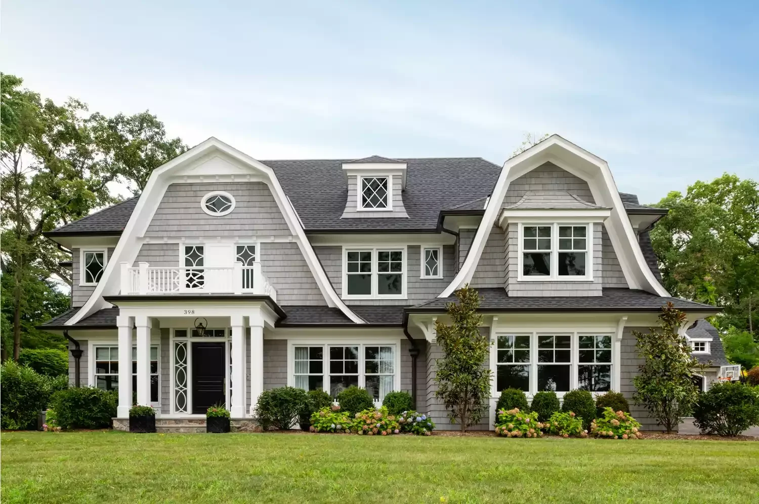 11 Stunning Hydrangea Design Ideas That Will Transform Your Home This Spring Create a Balanced Look