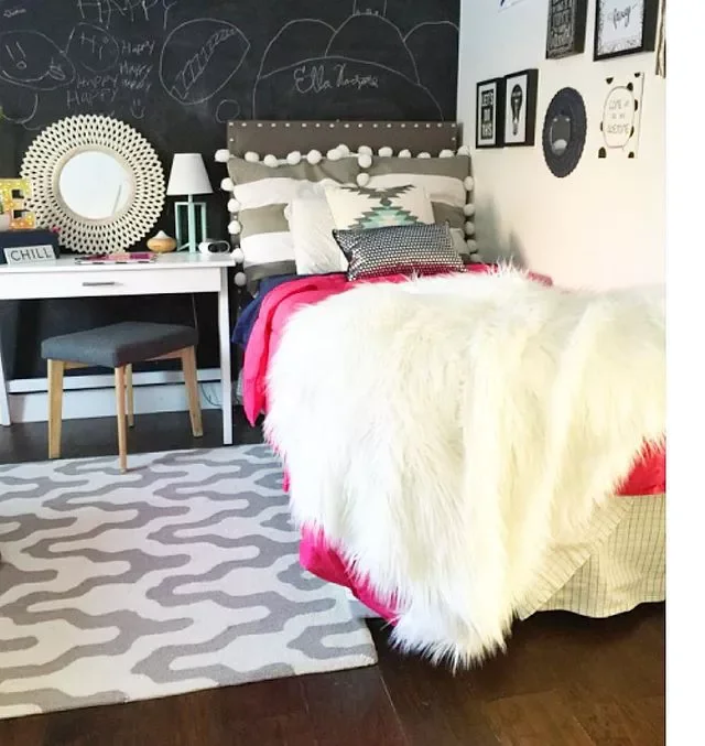 20 Tween Bedroom Ideas That Will Absolutely Wow Them 7 Create a Chalkboard