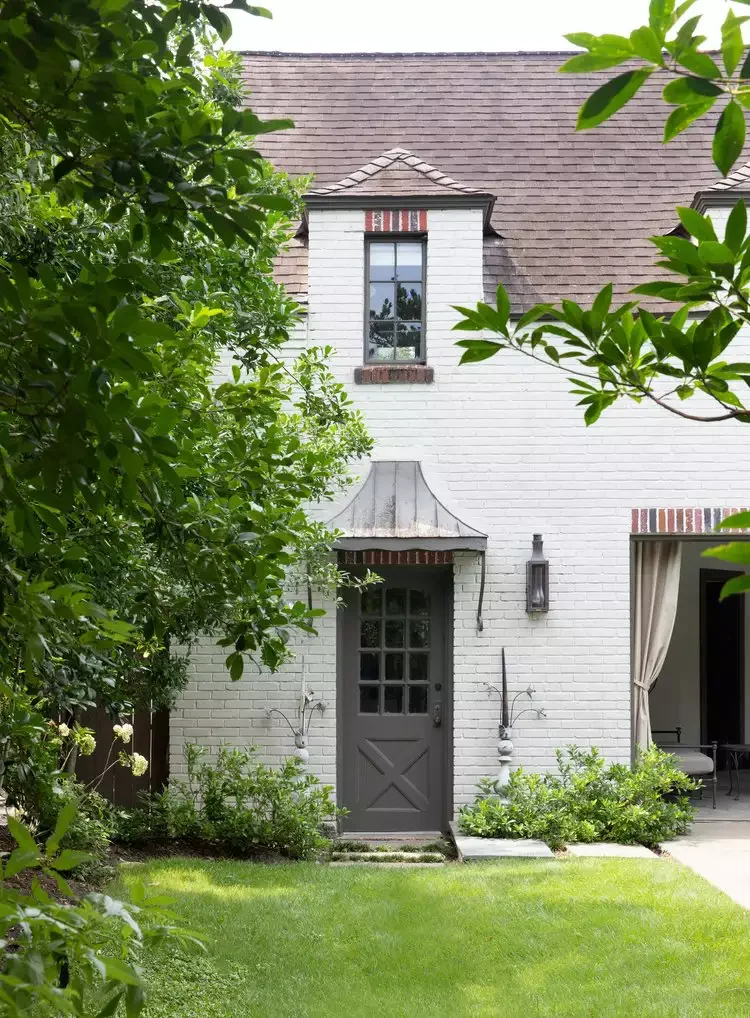 47 Small Front Yard Landscaping Ideas That Will Transform Your Home's Curb Appeal Create a Cottage Feel