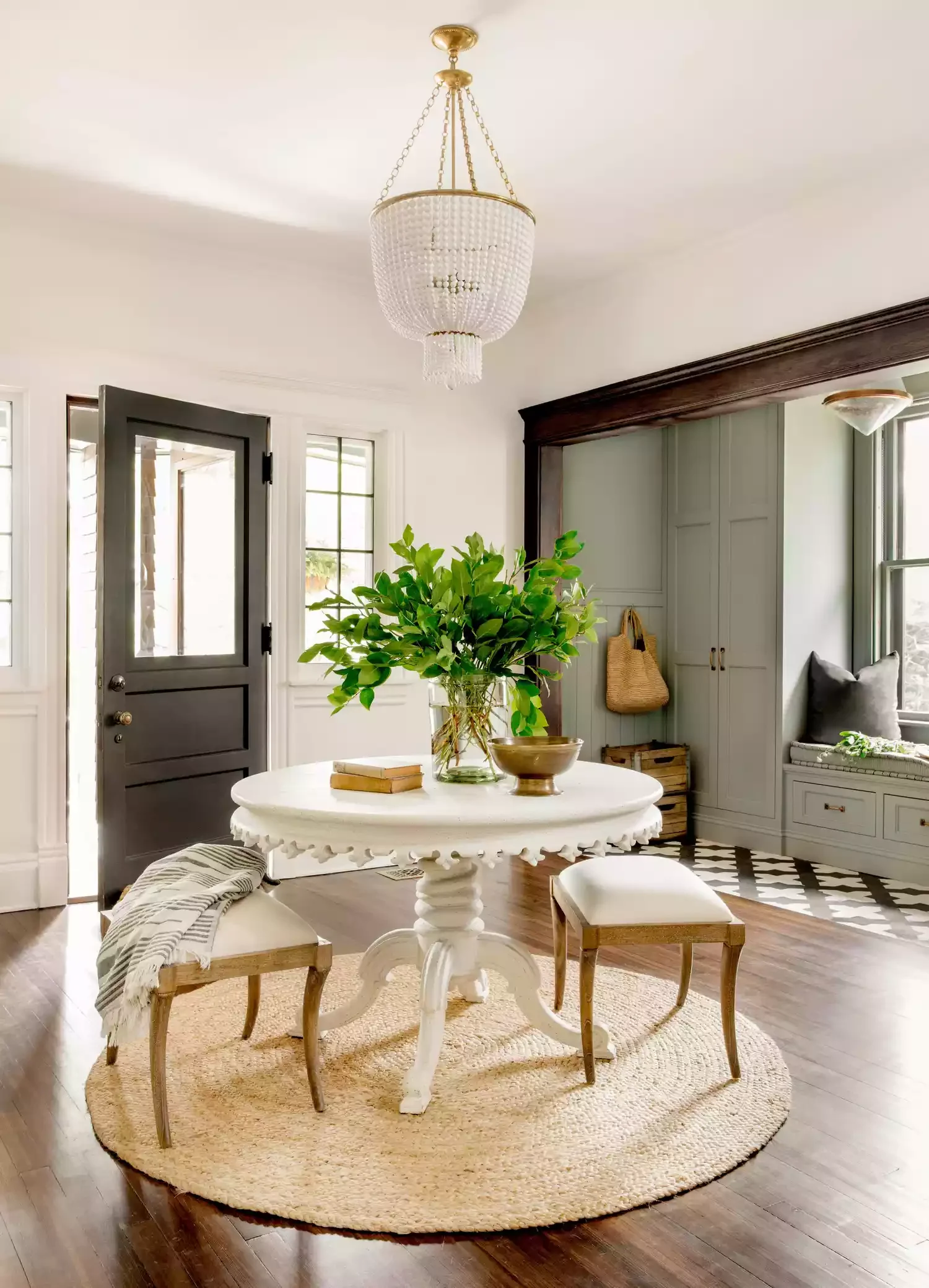 46 Creative Mudroom Design Ideas to Transform Your Entryway Create a Cozy Cottage Entrance