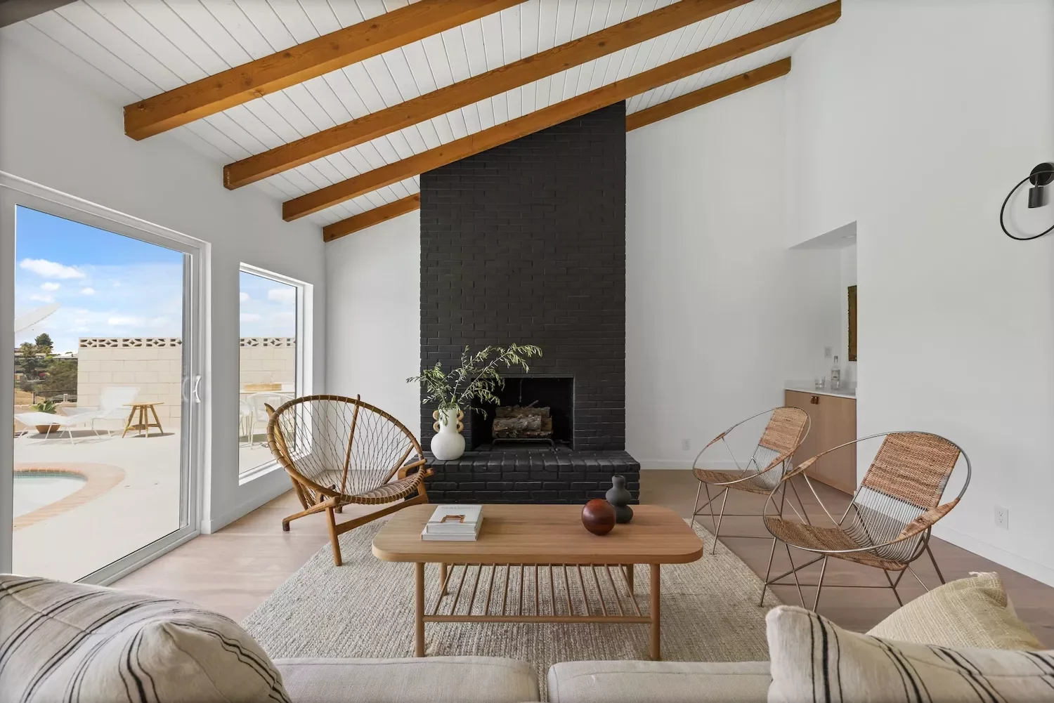 40 Stunning Minimalist Living Room Ideas That Showcase Effortless Style 39 Create a Focal Point