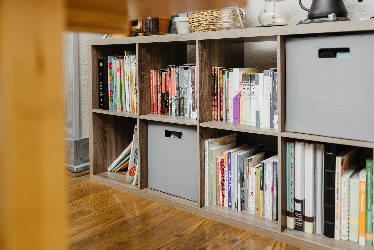 20 Brilliant Living Room Storage Solutions That Keep Your Space Beautiful Create a Modular Display