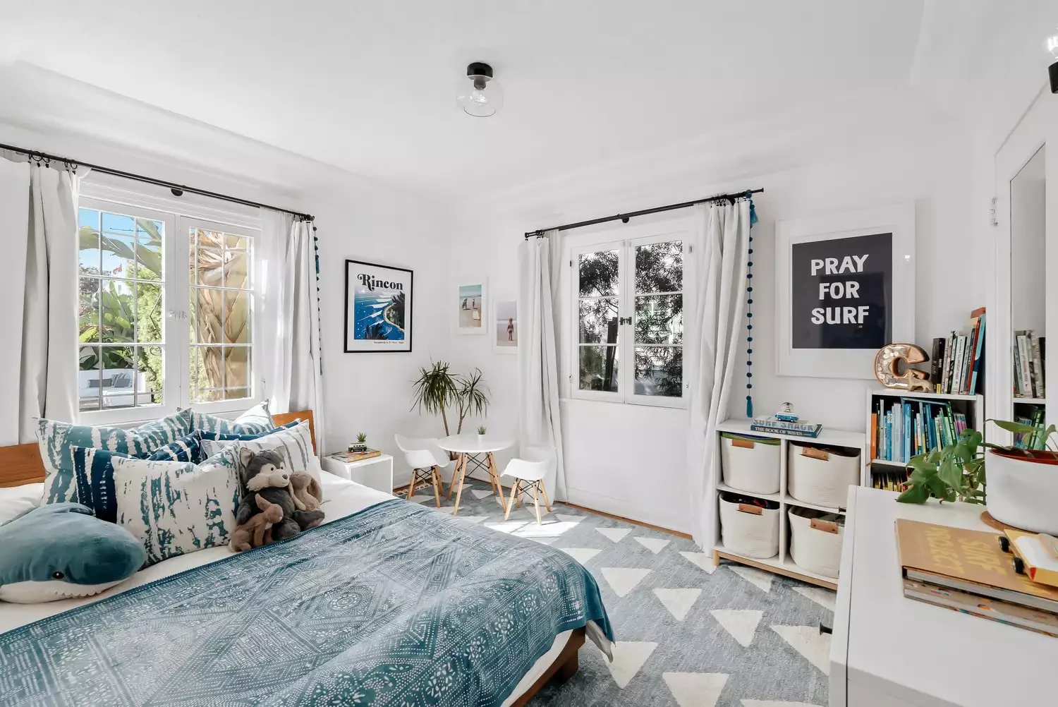 52 Amazing Boys' Bedroom Ideas That Will Make Parents Smile Too 42 Create a Surf Shack Feel