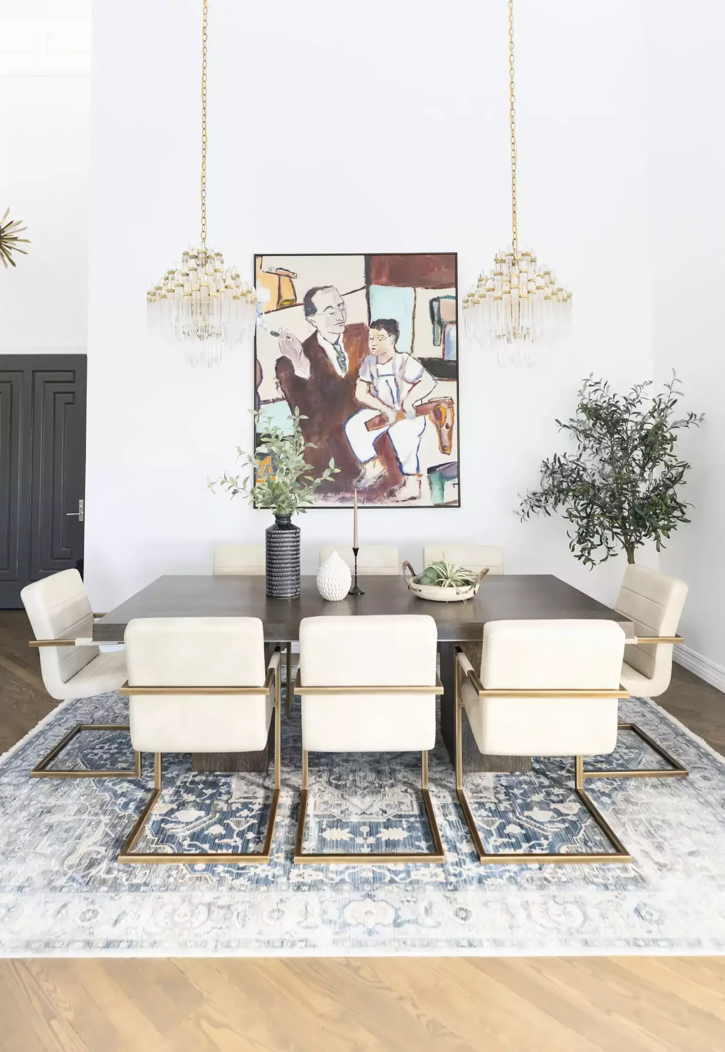 34 Stunning Dining Table Styling Ideas for Every Day of the Year 29 Create a Unique Display