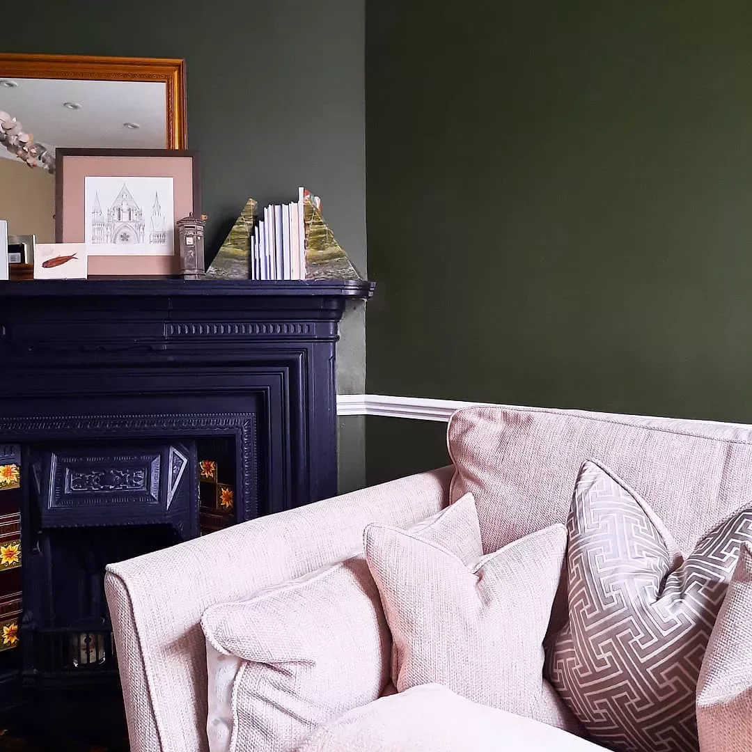 25 Stunning Corner Fireplace Ideas That'll Transform Your Living Space 2 Create a Vignette