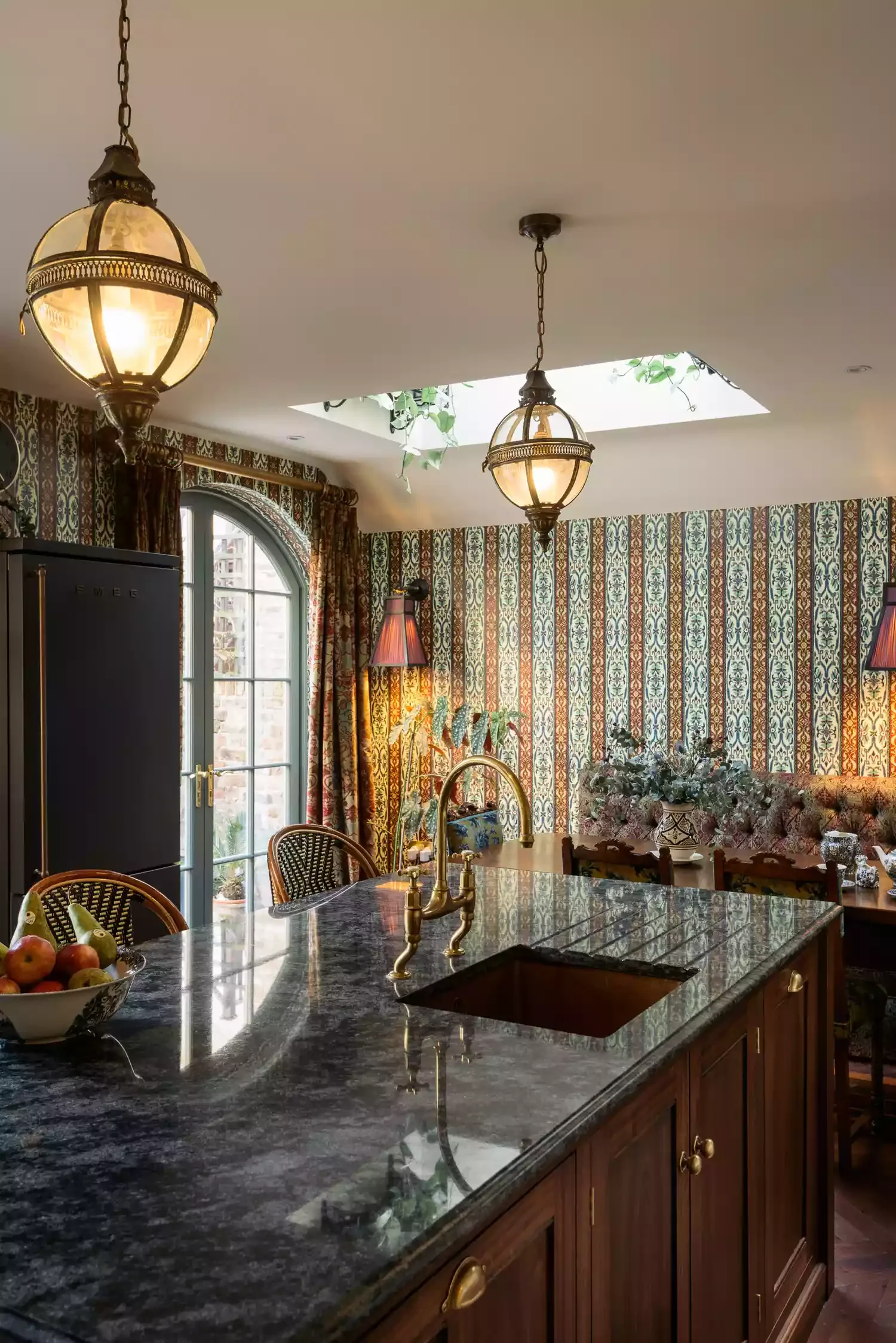 36 Eclectic Kitchen Ideas That Create Character Yet Stay Timeless Create a Vintage Feel