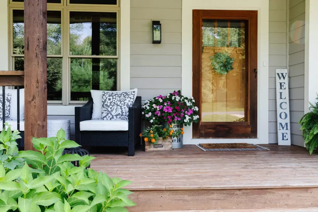25 Outdoor Seating Ideas That'll Make You Want to Live Outside 17 Create a Welcoming Entrance