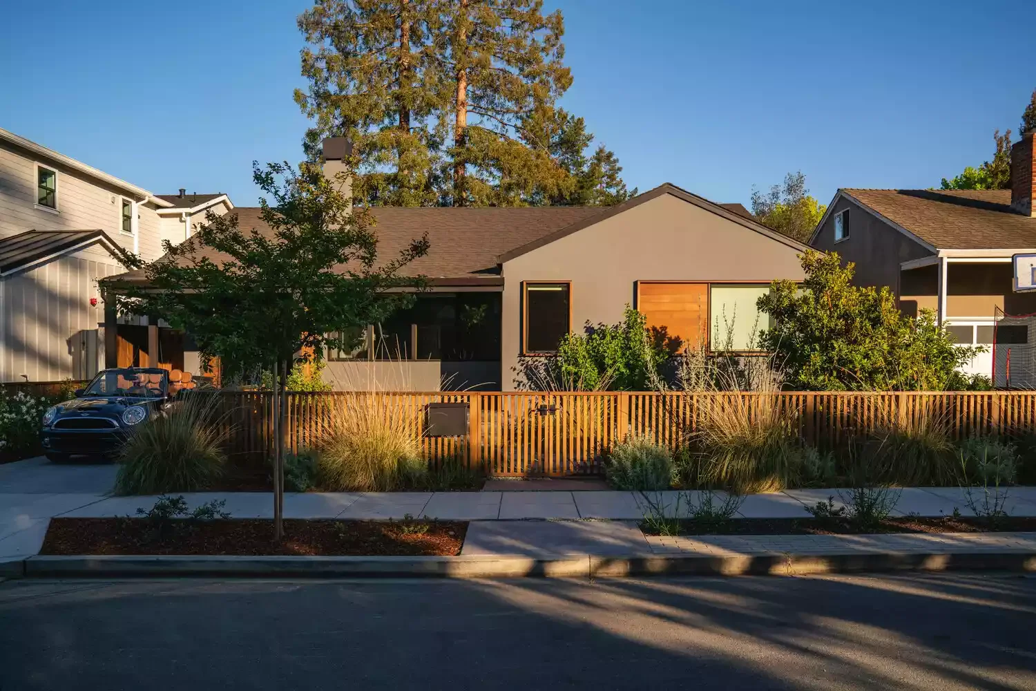 47 Small Front Yard Landscaping Ideas That Will Transform Your Home's Curb Appeal Create an Earth-Toned Space