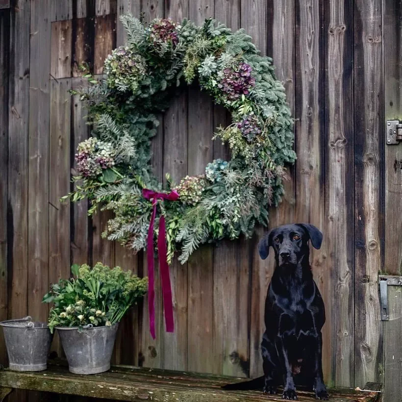 50 Festive Christmas Party Decorating Ideas Your Guests Will Absolutely Adore 3 Create an Outdoor Photo Op