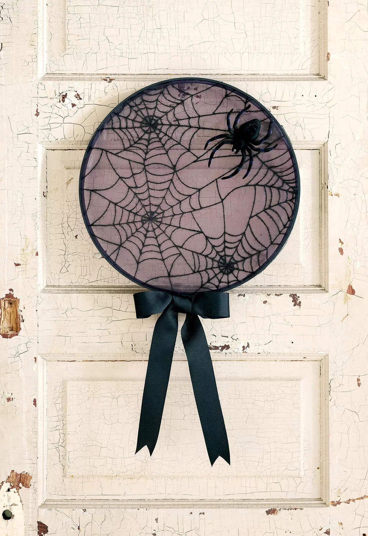 56 Creative DIY Halloween Decorations for Outdoor Spaces 30 Creepy Coquettish Wreath
