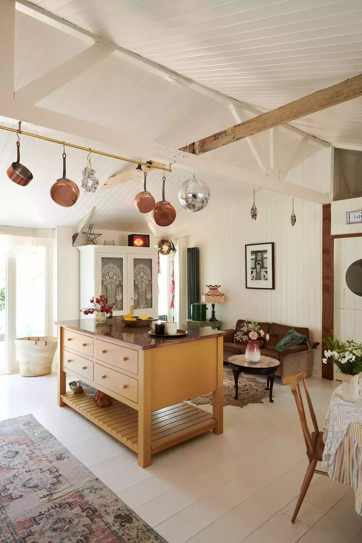 27 Stunning Vaulted Ceiling Ideas That Transform Kitchens Cross Beam Hooks
