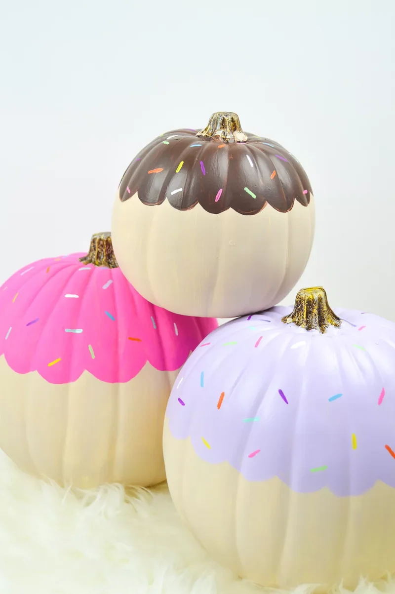 90 Creative Pumpkin Decorating Ideas to Try This Season 11 Cupcake Pumpkins