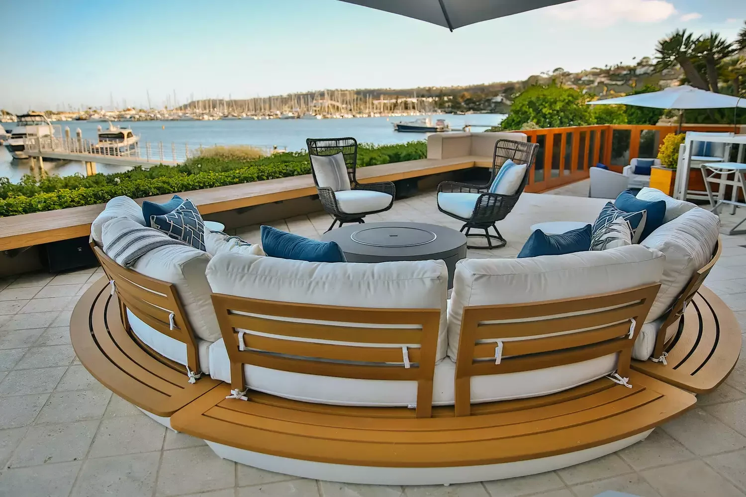 27 Stunning Fire Pit Seating Ideas That Transform Your Outdoor Space 2 Curved Bench