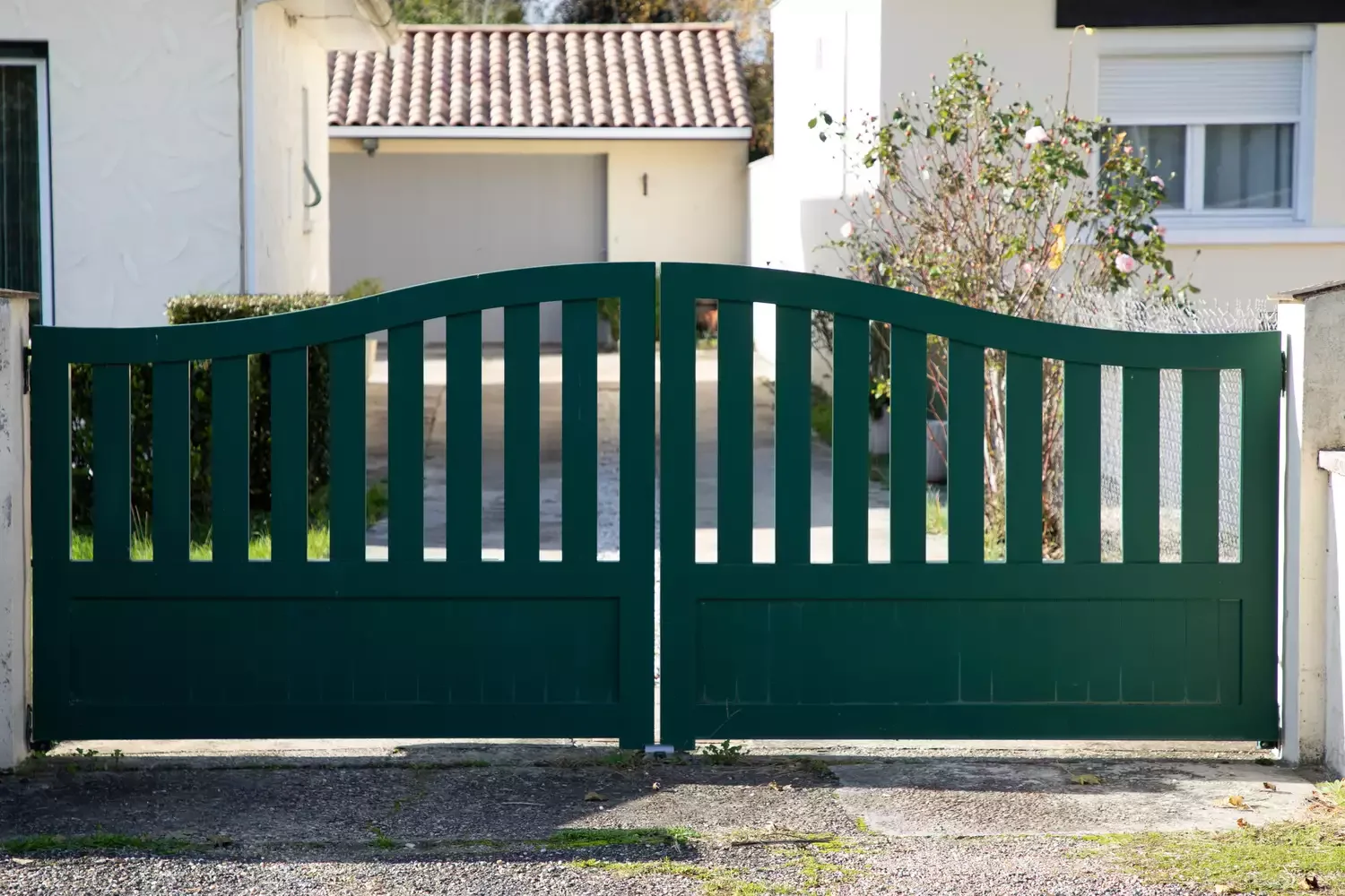 Curved Driveway Gate