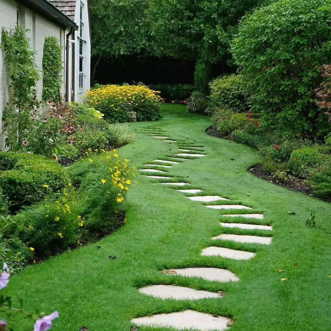 25 Creative Side Yard Transformations to Maximize Your Outdoor Space Curved Lines
